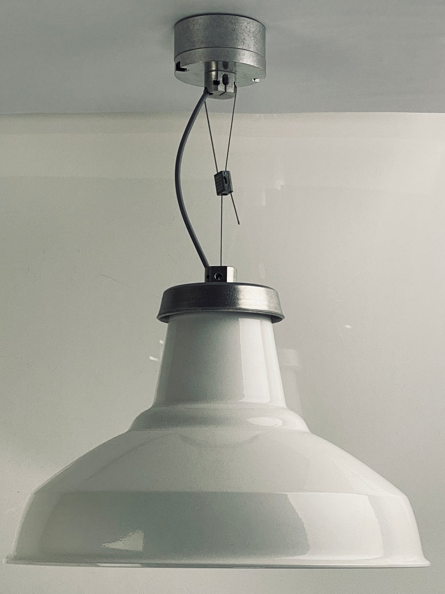 Reflekter™ L | White | Small Monopoint | Worn