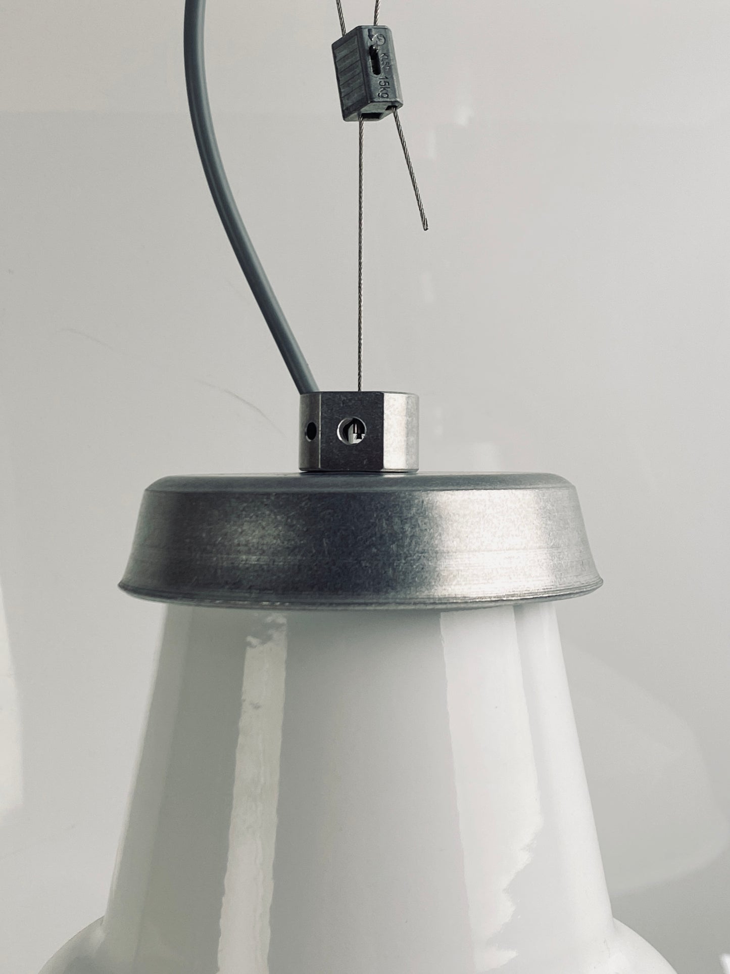 Reflekter™ L | White | Small Monopoint | Worn