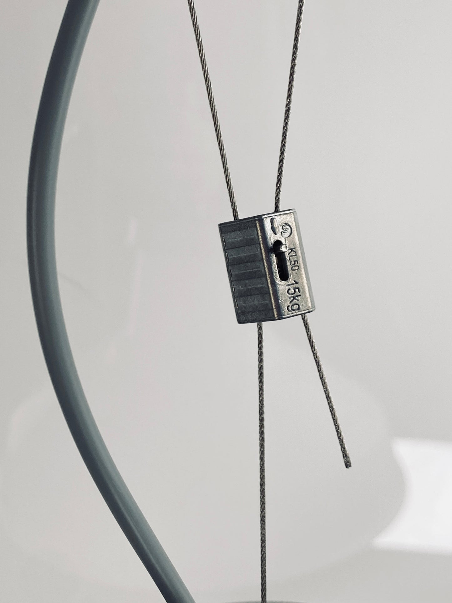 Reflekter™ L | White | Small Monopoint | Worn